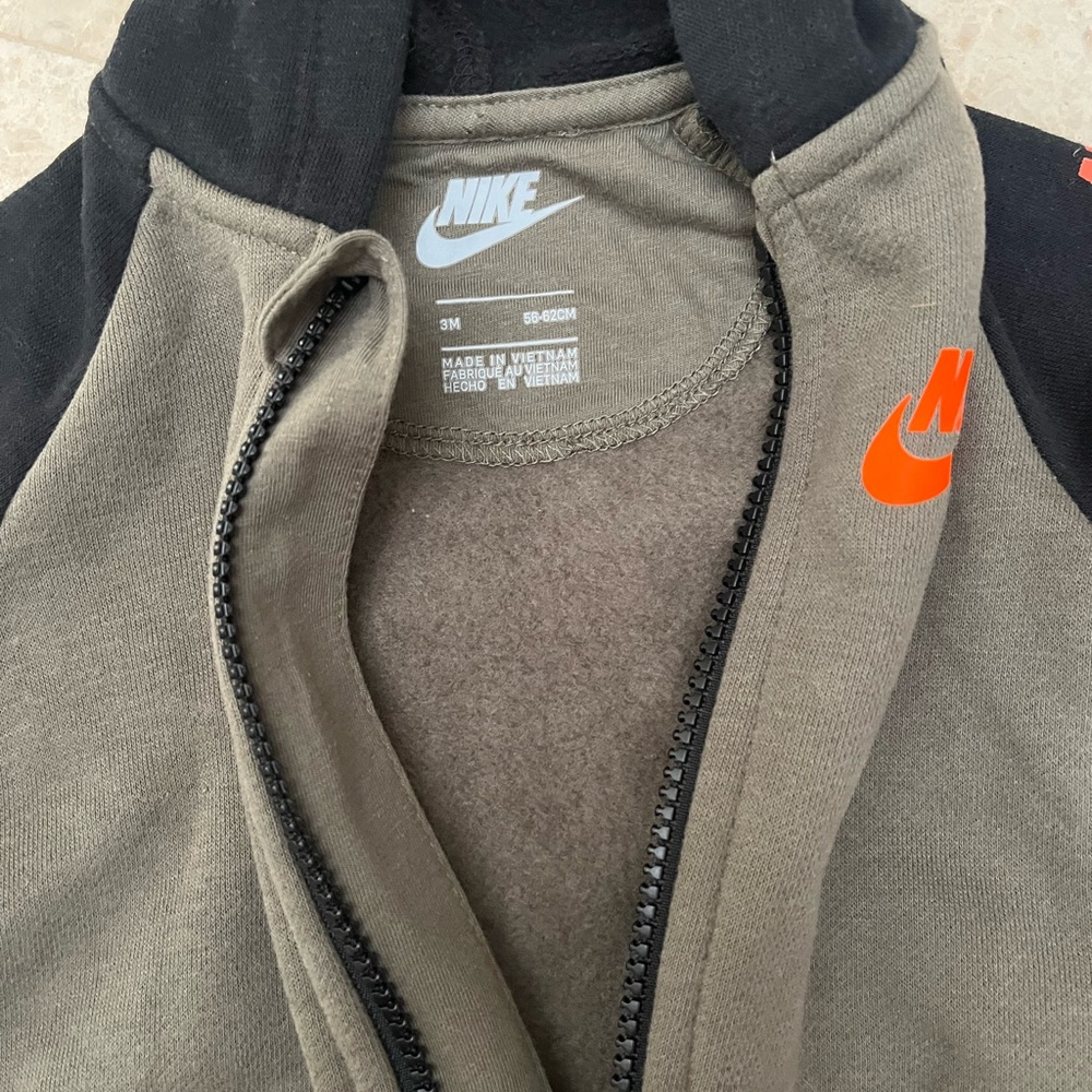 Baby boy Nike fleece lined onesie bundle size 3 months - Picture 3 of 5
